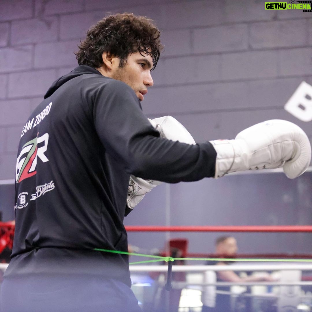 Gilberto Ramírez - 81.3K Likes - Si puedes soñarlo, puedes lograrlo 💯🇲🇽🥊. #zurdo
-
If you can dream it, then you can achieve it 💯🇲🇽🥊. #mazatlan #sinaloa #mexico