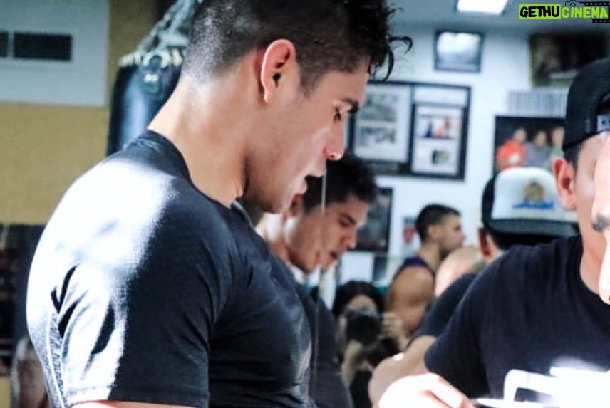 Gilberto Ramírez - 56.7K Likes - Estaré de regreso en el cuadrilátero pronto, esperen noticia. 👊