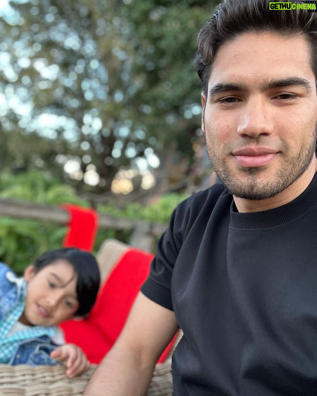 Gilberto Ramírez Instagram - Gran parte de la felicidad depende de la forma en la que elegimos ver el mundo. Ser feliz es una decisión.