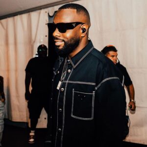 Gims Instagram - "a l’école j’veux pas y retourner, ils veulent m’apprendre à vivre comme eux, mais on ne rempli pas un verre retourné"

📸 @codepukstudio