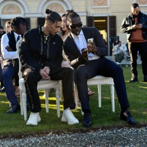 Gims Instagram - 🎵J’veux l’entendre encore dis le même si c’est pas vrai, j’suis ton Willy Wonka je m’investis ouais ouais 🎵 

@babygang_1