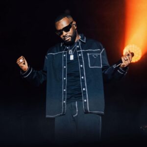 Gims Instagram - "a l’école j’veux pas y retourner, ils veulent m’apprendre à vivre comme eux, mais on ne rempli pas un verre retourné"

📸 @codepukstudio