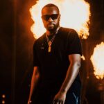 Gims Instagram - "Papa m’a dit juste avant que tu naisses, y’avait des corbeaux des présages funestes…" @ashbecity #summertour @dadju @codepukstudio 📸