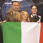 Giorgia Meloni Instagram - È stata per me una grande emozione poter salutare in videoconferenza i Contingenti militari italiani impegnati nei Teatri operativi e portare gli auguri dell’Italia intera, del Governo e miei personali. Auguri che desidero unire al ringraziamento a voi tutti, donne e uomini della Difesa, che anche in questi giorni di festa siete impegnati in Patria e all’estero per portare pace e sicurezza. Grazie per tutto ciò che fate e per come lo fate. La vostra è una dedizione che si muove oltre i confini. Il vostro, un coraggio che non conosce eguali. Il vostro, uno spirito di servizio che può essere solo d’esempio. A tutti voi, che in queste festività siete lontani da casa e dai vostri affetti, auguro un santo Natale e un 2024 che sia soprattutto un anno di orgoglio per la nostra Nazione. L’Italia vi guarda ed è fiera di voi. Non dimenticatelo mai. Viva le Forze Armate! Viva l’Italia! 🇮🇹