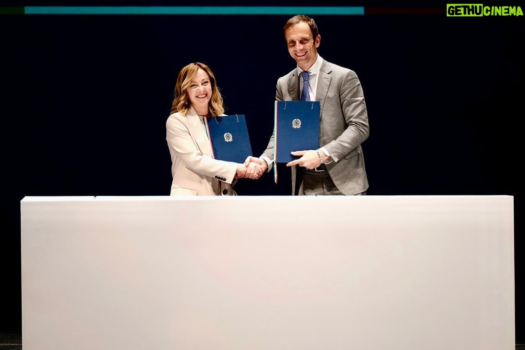 Giorgia Meloni Instagram - A Pordenone la cerimonia per la firma dell’Accordo per lo Sviluppo e la Coesione tra il Governo e la Regione Autonoma Friuli Venezia Giulia