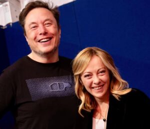 Giorgia Meloni Instagram - La partecipazione di Elon Musk ad #Atreju è stata anche un’occasione per dialogare insieme sui benefici e i rischi dell’intelligenza artificiale e sulle nuove prospettive legate a Starlink, il sistema satellitare di SpaceX.

Grazie Elon per aver preso parte a questa riuscitissima edizione della nostra manifestazione.