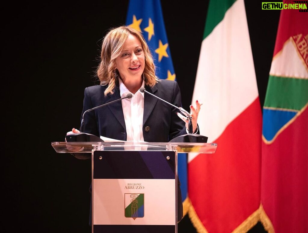 Giorgia Meloni Instagram - L’Aquila, firma dell’Accordo per lo Sviluppo e la Coesione tra il Governo e la Regione Abruzzo.