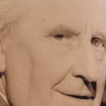 Giorgia Meloni Instagram - La bellissima mostra su Tolkien promossa dal Ministero della Cultura è un omaggio alla ricchezza delle idee, alla fantasia e alla capacità di ispirare generazioni. E stupiscono le polemiche dei soliti noti sull’organizzazione della più grande mostra mai dedicata in Italia all’autore di uno dei libri più venduti e amati della storia della letteratura. Dimostra il nervosismo di chi ha pensato che la cultura gli appartenesse, che potesse essere appannaggio di una parte politica e non di tutti. Quel tempo è finito.