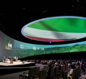 Giorgia Meloni Instagram - #COP28: in questa due giorni sono stati fatti passi avanti concreti che dimostrano il senso di responsabilità delle tante Nazioni che ne hanno preso parte. È la COP più partecipata di sempre per quanto riguarda i capi di Stato e di governo. Complimenti alla presidenza emiratina che si è molto spesa per la riuscita e il successo di questo importante appuntamento.