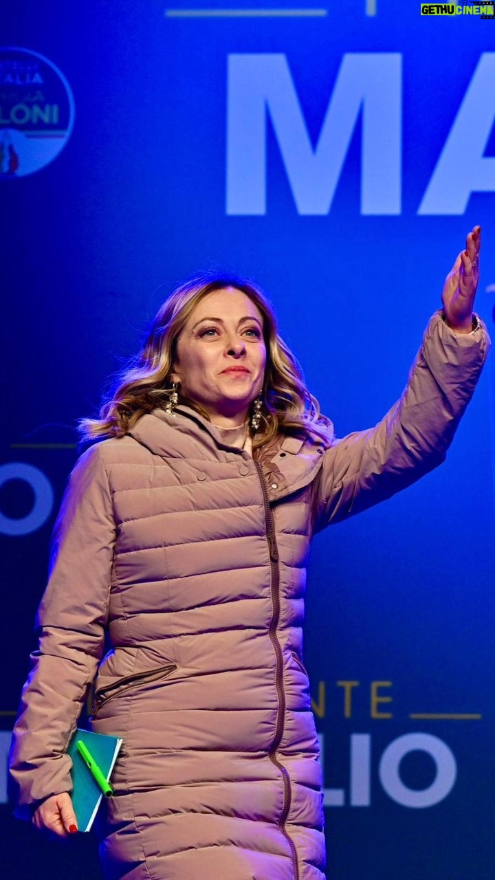 Giorgia Meloni Instagram - Il mio intervento di questa sera a Pescara.