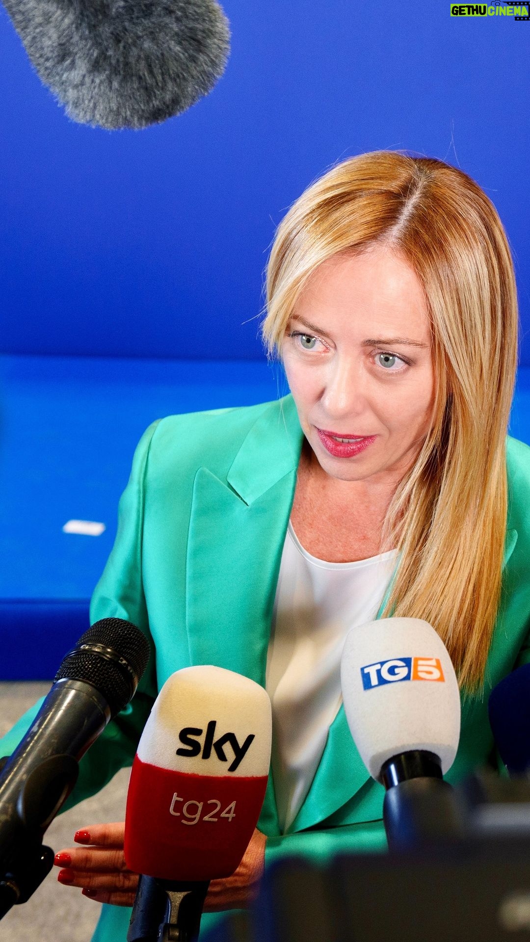 Giorgia Meloni Instagram - Punto stampa a conclusione del Consiglio europeo informale di Granada