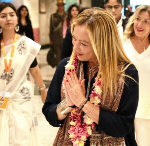Giorgia Meloni Instagram - Arrivo in India per il G20.