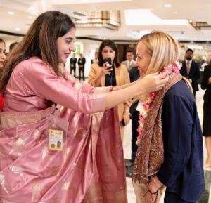 Giorgia Meloni Instagram - Arrivo in India per il G20.