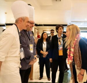 Giorgia Meloni Instagram - Arrivo in India per il G20.