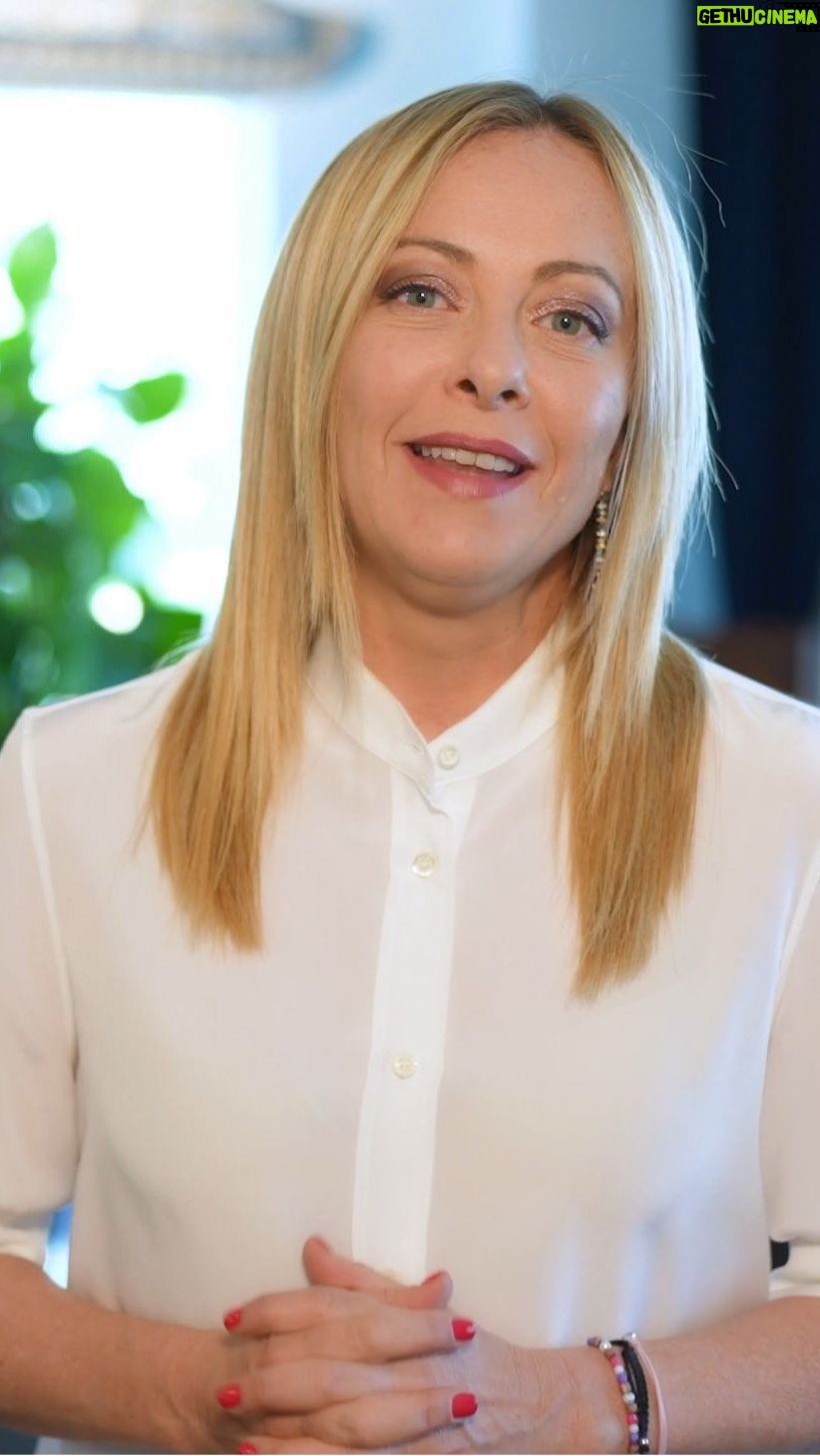 Giorgia Meloni Instagram - Tra le diverse misure che stiamo mettendo in campo per dare un concreto e incisivo sostegno alle famiglie maggiormente colpite dalla crisi, e in generale dal caro prezzi, oggi presentiamo la carta “Dedicata a te” per l’acquisto di beni di prima necessità. Il Governo c’è ed è pronto a fare la sua parte per aiutare al meglio gli italiani. Il mio videomessaggio per la conferenza stampa di presentazione.