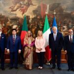Giorgia Meloni Instagram - Oggi ho avuto il piacere di ricevere a Palazzo Chigi Sheikh Hasina, Primo Ministro del Bangladesh, a ridosso del 50° anniversario delle relazioni diplomatiche tra le nostre Nazioni. Un incontro che, oltre a consentire uno scambio di vedute sull'andamento delle relazioni bilaterali, sulle principali questioni internazionali di interesse comune e sulla gestione dei flussi migratori, ha permesso di sottolineare il concreto rafforzamento dei rapporti tra Italia e Bangladesh, grazie anche a due nuove intese nei settori culturale ed energetico.