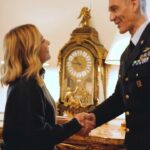 Giorgia Meloni Instagram - Felice di aver accolto oggi a Palazzo Chigi il Colonnello dell’Aeronautica Militare Walter Villadei, rientrato dalla missione spaziale AX-3 Voluntas, che ringrazio per lo straordinario lavoro svolto. Ricevere in dono il Tricolore che è stato a bordo della Stazione Spaziale Internazionale è per me un grande onore. Fieri della nostra Nazione e delle nostre eccellenze, capaci di esprimere talento e professionalità. Bentornato Colonnello 🇮🇹