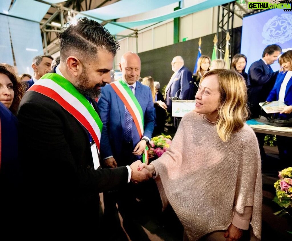 Giorgia Meloni Instagram - Bastia Umbra, cerimonia per la firma dell’Accordo per lo Sviluppo e la Coesione tra il Governo e la Regione Umbria.