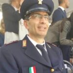 Giorgia Meloni Instagram - Apprendo con tristezza della scomparsa di Nicola Barbato, un eroe della Polizia di Stato, rimasto gravemente ferito durante un’operazione antiracket nel 2015. Nicola è stato un esempio di dedizione e coraggio, ricevendo la Medaglia d’Oro al Valore Civile per il suo straordinario impegno. Le mie più sentite condoglianze vanno alla sua famiglia, agli amici e ai colleghi delle forze dell’ordine. A Nicola la nostra gratitudine per aver servito l’Italia con coraggio e sacrificio.
