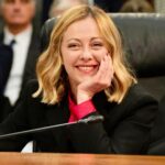 Giorgia Meloni Instagram - Oggi, a Palazzo Chigi, la prima cabina di regia sul PNRR del 2024. Un’occasione per fare il punto sugli importanti obiettivi raggiunti finora e su quelli futuri. Il lavoro di squadra che siamo riusciti a costruire in questi mesi, ci ha consentito di chiudere il 2023 con un bilancio estremamente positivo. Nel corso dell’ultimo anno abbiamo ottenuto quattro grandi risultati. Primo: il completamento e la verifica degli obiettivi per il pagamento della terza rata. Secondo: la verifica e la rendicontazione degli obiettivi per chiedere la quarta rata, versata dalla Commissione europea. Terzo: il completamento della revisione del PNRR con l’implementazione del Capitolo REPowerEU e l’approvazione del nuovo Piano da parte del Consiglio UE. Quarto: il raggiungimento degli obiettivi per la quinta rata e la presentazione della nuova richiesta di pagamento. Abbiamo toccato così un doppio primato: essere la prima Nazione in Europa non solo a presentare la richiesta e a ricevere dalla Commissione europea la quarta rata, ma anche a presentare entro il 2023 la richiesta per la quinta rata. Dobbiamo essere molto orgogliosi di questo traguardo, che non era affatto scontato. È un obiettivo che ha richiesto tanto impegno, ma il risultato finale è molto gratificante e ringrazio tutti, ad ogni livello, per il contributo che hanno dato. Il 2024 è un anno decisivo ed è necessario assicurare il massimo presidio dell’attuazione di tutte le misure concordate per il raggiungimento degli obiettivi previsti, anche in vista della presentazione della sesta e della settima richiesta di pagamento. Avanti così.