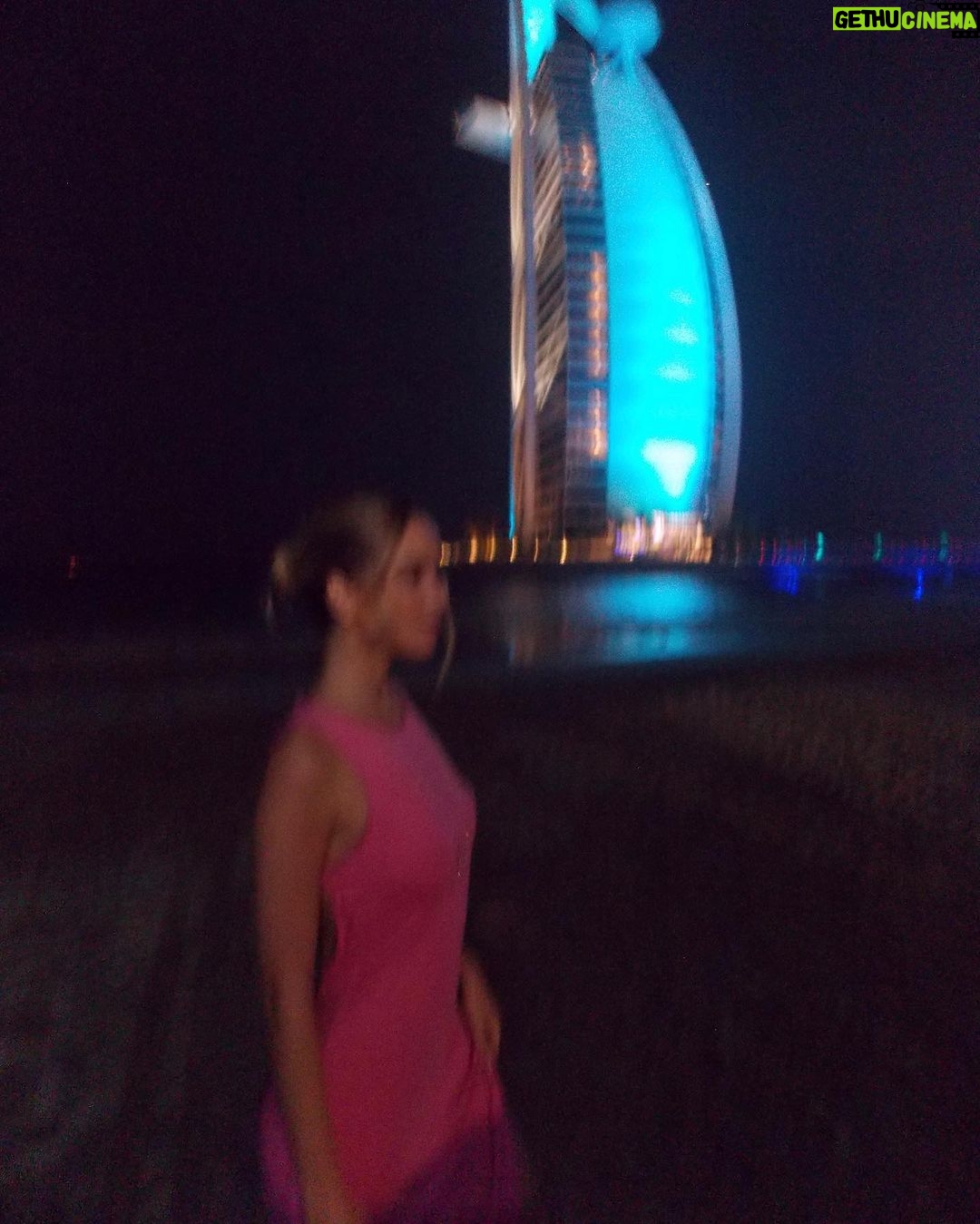 Giovanna Chaves Instagram - 🩰🩰 Jumeirah Beach - Dubai, UAE