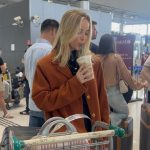 Giovanna Chaves Instagram - Embarcando em uma nova aventura 🤍 Estou indo fazer intercâmbio, tirar um tempinho para estudar e me conectar mais comigo mesma 🌟 escolhi Dubai como meu primeiro destino, e para facilitar minha viagem usei o “student club” desenvolvido pela @qatarairways que tem milhões de benefícios, tarifas especiais em voos, flexibilidade para alterar data, Wi-Fi a bordo, franquia de excesso de bagagem e muito mais. Usem meu código promocional “GIOVANNA C” no site! Acompanhem meus stories que vou postar muitooo <3 #qatarairways #studentclub GRU Airport - Aeroporto Internacional de São Paulo