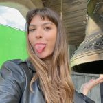 Giovanna Grigio Instagram - É amanhã!!!! 22 de setembro, @perdidafilme estreia OFICIALMENTE na @disneyplusbr e na @starplusbr ! Eu tenho MUITO orgulho desse filme, e fico muito feliz que finalmente vocês vão poder assisti-lo em casa! 🤍 (E de presentinho pra vocês algumas pérolas dos nossos bastidores que eu sei que vocês amam)