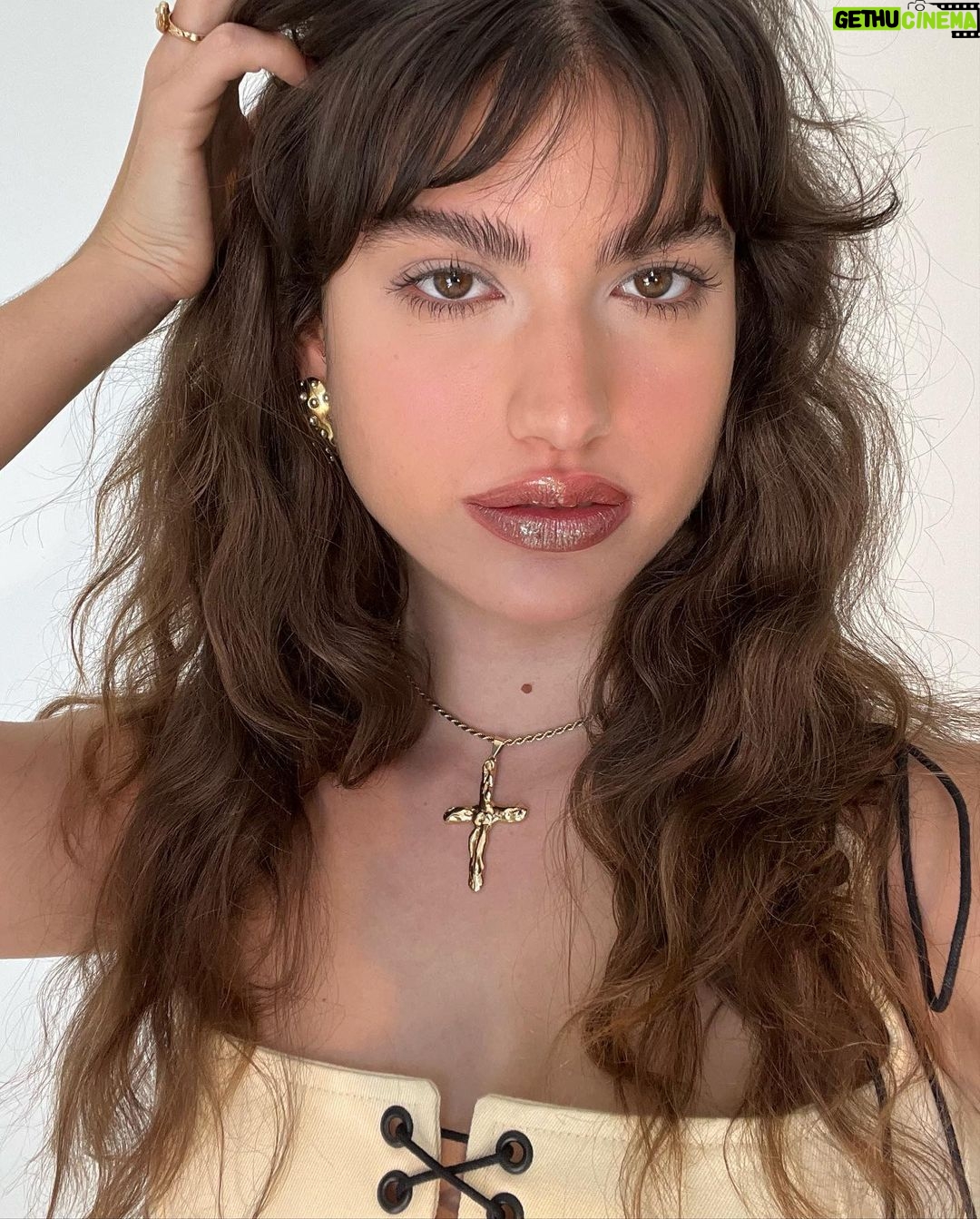Giovanna Grigio Instagram - beauty de hoje, de algumas das fotos lindas que eu fiz, com essa equipe maravilhosa! š¤š¦¢ . . . @danytavarescomunicacao @robertoamartini @mauromarcos @marinaaaaaaaaaaaaaa_ @gvazguimaraes @maryvii_ @euotavioh @janegrigio