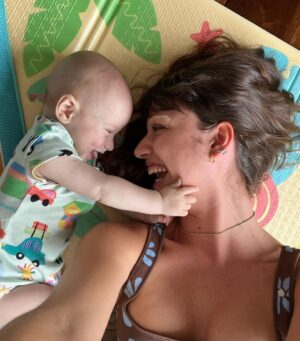 Giovanna Grigio Instagram - quando nascem dois bebês, nascem duas titias ♥️ 

Mel e Bento, amores das titias, agora vocês vão ter que me aguentar!