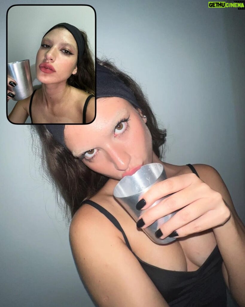 Giovanna Grigio Instagram - compilado de BeReal pra mostrar que ando sendo feliz ultimamente :) P.s: bebam água