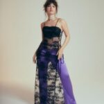 Giovanna Grigio Instagram - @glamourbrasil 🤍 i love it Foto: @robertoamartini assistência: @gvazguimaraes Styling: @marinaaaaaaaaaaaaaa_ assistência: @maryvii_ Beauty: @mauromarcos assistência: @euotavioh @danytavarescomunicacao @actorsearts