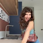 Giovanna Grigio Instagram - o nosso principal pedido era: “queremos casa com cara de casa!”, um apartamento feliz, acolhedor, colorido, tranquilo e cheio de personalidade! as nossas arquitetas incríveis @steinruiz entenderam perfeitamente nossas demandas e a @inovedalmobile transformou em realidade esses planejados perfeitos, personalizados pra gente 🤍 em breve quando estiver tudo montado eu volto aqui pra mostrar como ficou! agora me contem se vocês querem ver como foi todo o processo de idealização dos nossos planejados, porque eu gravei tudinho! @jackiebritto @modacom__