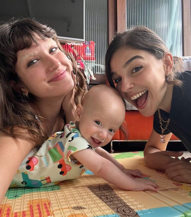 Giovanna Grigio Instagram - quando nascem dois bebês, nascem duas titias ♥️ Mel e Bento, amores das titias, agora vocês vão ter que me aguentar!