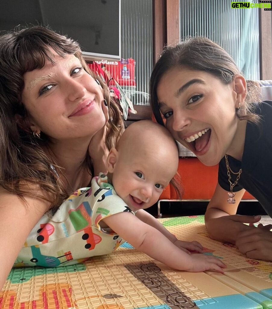 Giovanna Grigio Instagram - quando nascem dois bebês, nascem duas titias ♥️ Mel e Bento, amores das titias, agora vocês vão ter que me aguentar!