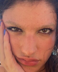 Giovanna Grigio Instagram - garotando em Ipanema 🤍 Rio de Janeiro, Rio de Janeiro