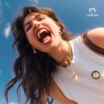 Giovanna Grigio Instagram - Cheguei!!✨✨✨✨✨ A convite da @naturabroficial eu vim curtir o Coala Festival e aproveitar de pertinho esse espaço lindo e interativo. Pra galera que tá curtindo o festival, por aqui dá pra retocar a make, garantir a proteção solar, hidratar a pele e sair cheirosa 🥰 @naturabroficial entrega tuuuuudo! #NosEncontramosNaMúsica #NaturaFestivais