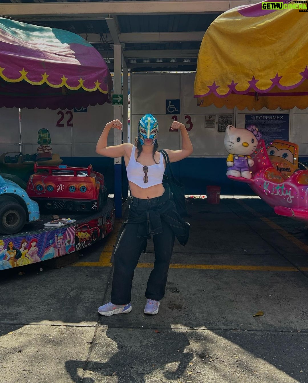 Giovanna Grigio Instagram - La Reina Misterio es la mejor versión de mi que ya he conocido 🦋 . . . A Rainha Mistério é a melhor versão de mim que eu já conheci 🦋 Mexico City, Mexico