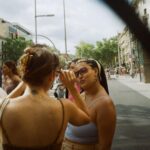 Giovanna Grigio Instagram - fui pras europas pra me apaixonar por essas brazucas ♥️ 📷 @bia_facchin