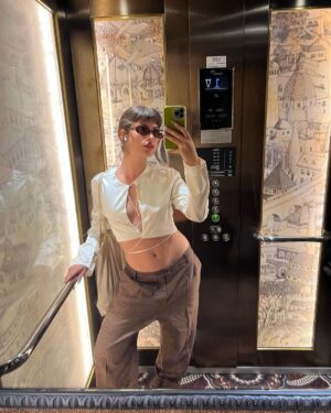 Giovanna Grigio Instagram - Merci beaucoup @babel.belleville por me receberem com tanto carinho! delícia saber que tenho um lugar tão charmoso pra chamar de casa em Paris🤍
