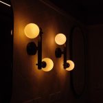 Giovanna Grigio Instagram - se tem uma coisa que eu aprendi fazendo a decoração da casa nova, foi que a iluminação é a parte mais importante na hora de trazer vida aos ambientes. A @nordecoroficial foi responsável por toda a iluminação de casa, nem couberam todos os detalhes lindos aqui, porque são muitos! Eu sempre curti mais uma iluminação quente e estávamos atrás de um design descolado! E com certeza ficou tudo do jeitinho que a gente queria 💛 Iluminação: @nordecoroficial Gestão de Projetos: @jackiebritto @modacom__ Projeto: @steinruiz Reforma: @2rconstrucaoereforma
