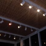 Giovanna Grigio Instagram - se tem uma coisa que eu aprendi fazendo a decoração da casa nova, foi que a iluminação é a parte mais importante na hora de trazer vida aos ambientes. A @nordecoroficial foi responsável por toda a iluminação de casa, nem couberam todos os detalhes lindos aqui, porque são muitos! Eu sempre curti mais uma iluminação quente e estávamos atrás de um design descolado! E com certeza ficou tudo do jeitinho que a gente queria 💛 Iluminação: @nordecoroficial Gestão de Projetos: @jackiebritto @modacom__ Projeto: @steinruiz Reforma: @2rconstrucaoereforma