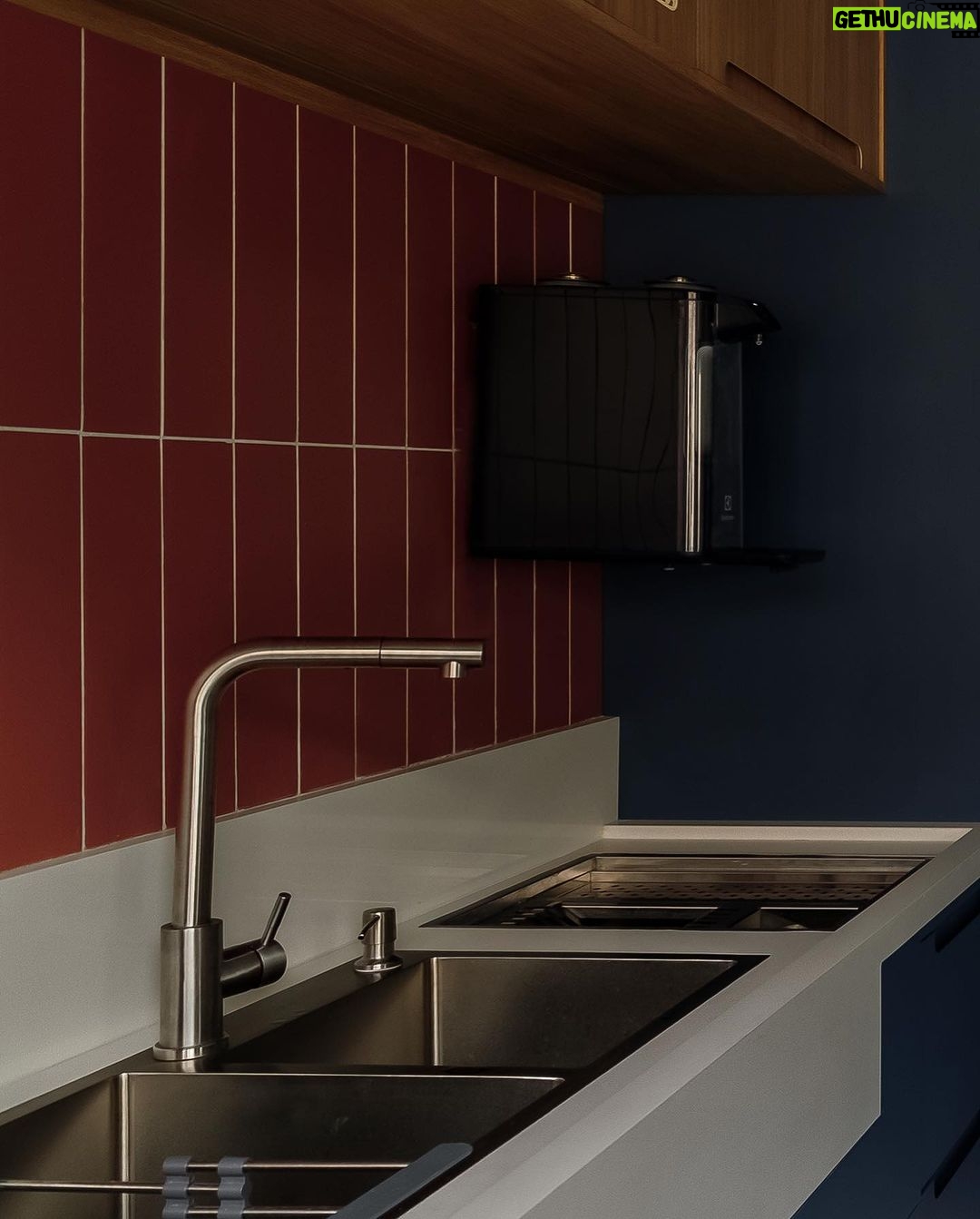 Giovanna Grigio Instagram - @pingoo.casa đ€ . . . QuerĂamos charme em todos os detalhes de casa, e definitivamente as louças e metais da @pingoo.casa fazem toda a diferença. A cereja do bolo fica com essa banheira linda, que era um sonho no projeto, e hoje Ă© a real! Louças e Metais: @pingoo.casa GestĂŁo de Projetos: @jackiebritto @modacom__ Projeto: @steinruiz Reforma: @2rconstrucaoereforma Fotos: @brescianifotoarq