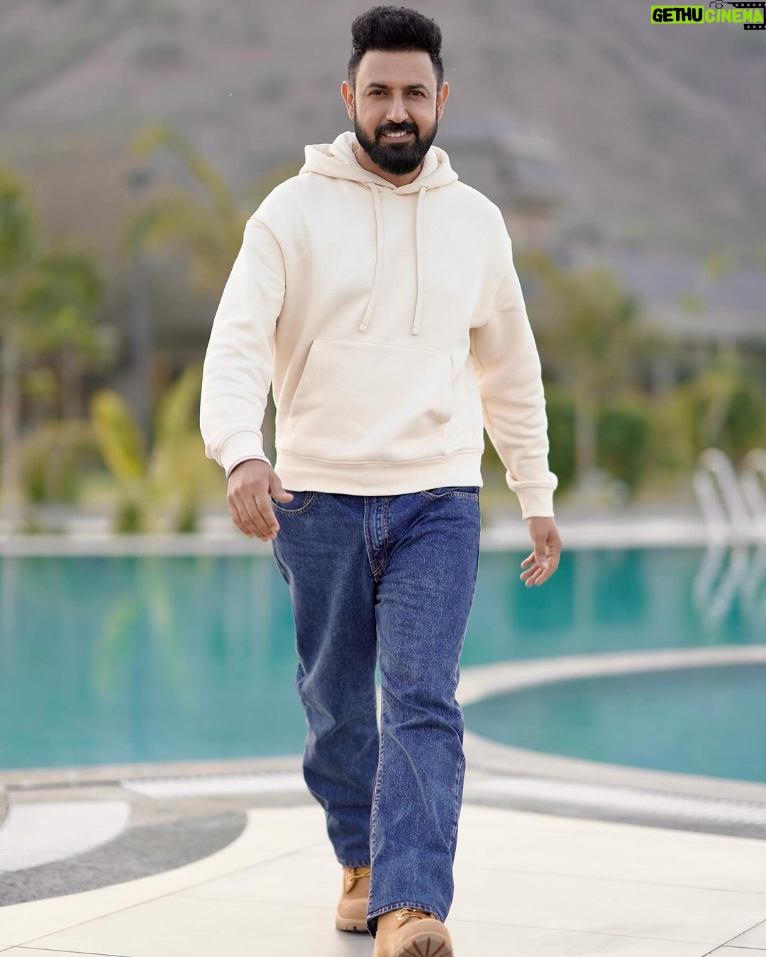 Gippy Grewal Instagram - Kidda Lagi #warning2 ?