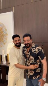 Gippy Grewal Instagram - Maujaan Hi Maujaan With @duttsanjay Bhaji 🤗 Love you big bro ❤️ @amardeepsgrewal @binnudhillons @vinodaswal13