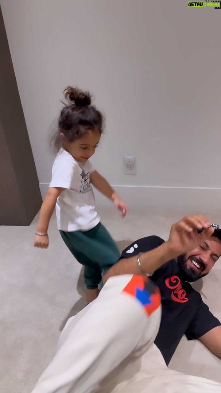 Gippy Grewal Instagram - Priceless Time ❤️ #papababy wrestling time 🤛