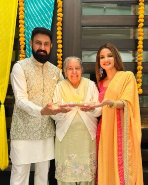 Gippy Grewal Instagram - Shukar Dateya 🙏