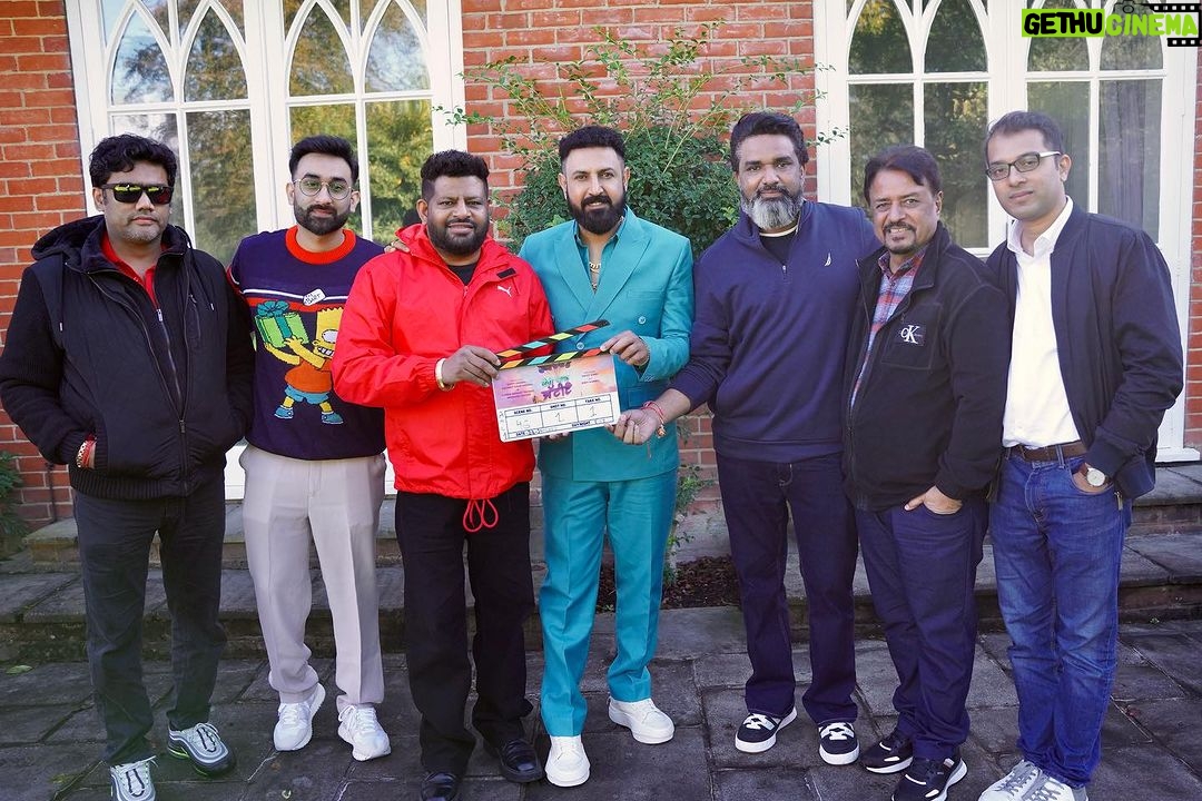 Gippy Grewal Instagram - Carry On Jatta franchise is back with a new twist 😎 Panorama Studios & Humble Motion Pictures Presentation “Carry On Jattiye”💃 Shoot begins in London 🙏🏻 @gippygrewal @sargunmehta @jasminbhasin2806 @whosunilgrover @jaswinderbhalla @officialnasirchinyoti @nirmalrishiofficial @officialrupinderrupi @smeepkang @panorama_studios @humblemotionpictures @ravneetgrewalofficial @kumarmangatpathak @abhishekpathakk @chhatwanimurli @sanju_r_joshi @kambojsukha @bhana_l.a @vinodaswal13 @hardeepdullat13 @divaydhamija @antrikshantrix @mehtaman_ @hashtagstudiosuk