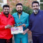 Gippy Grewal Instagram - Carry On Jatta franchise is back with a new twist 😎 Panorama Studios & Humble Motion Pictures Presentation “Carry On Jattiye”💃 Shoot begins in London 🙏🏻 @gippygrewal @sargunmehta @jasminbhasin2806 @whosunilgrover @jaswinderbhalla @officialnasirchinyoti @nirmalrishiofficial @officialrupinderrupi @smeepkang @panorama_studios @humblemotionpictures @ravneetgrewalofficial @kumarmangatpathak @abhishekpathakk @chhatwanimurli @sanju_r_joshi @kambojsukha @bhana_l.a @vinodaswal13 @hardeepdullat13 @divaydhamija @antrikshantrix @mehtaman_ @hashtagstudiosuk