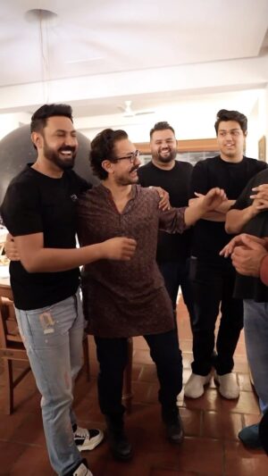Gippy Grewal Instagram - Hasde hi rehne aan 😄😄
#carryonjatta3 👌👌