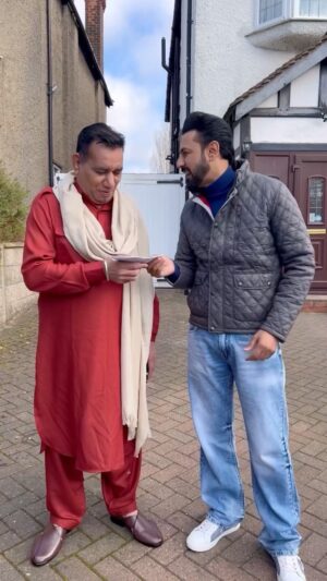 Gippy Grewal Instagram - 😂😂😜😜

#gippygrewal @officialnasirchinyoti #nasirchinyoti 

#reels #reel #reelitfeelit #funnyreels #funnyvideos #reelkarofeelkaro